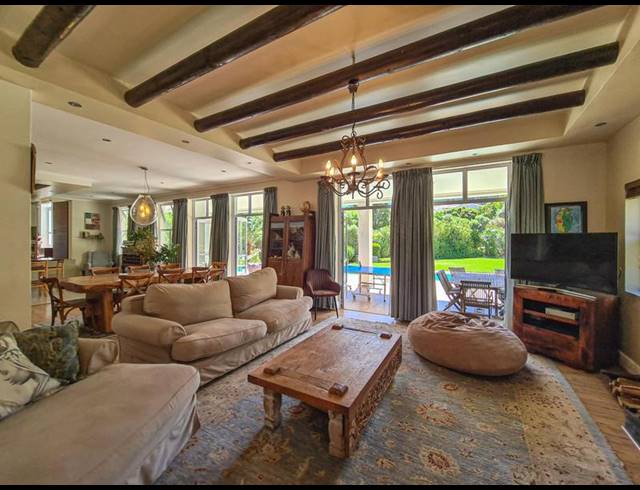 5 BEDROOM PROPERTY TO RENT IN HOUT BAY CENTRAL